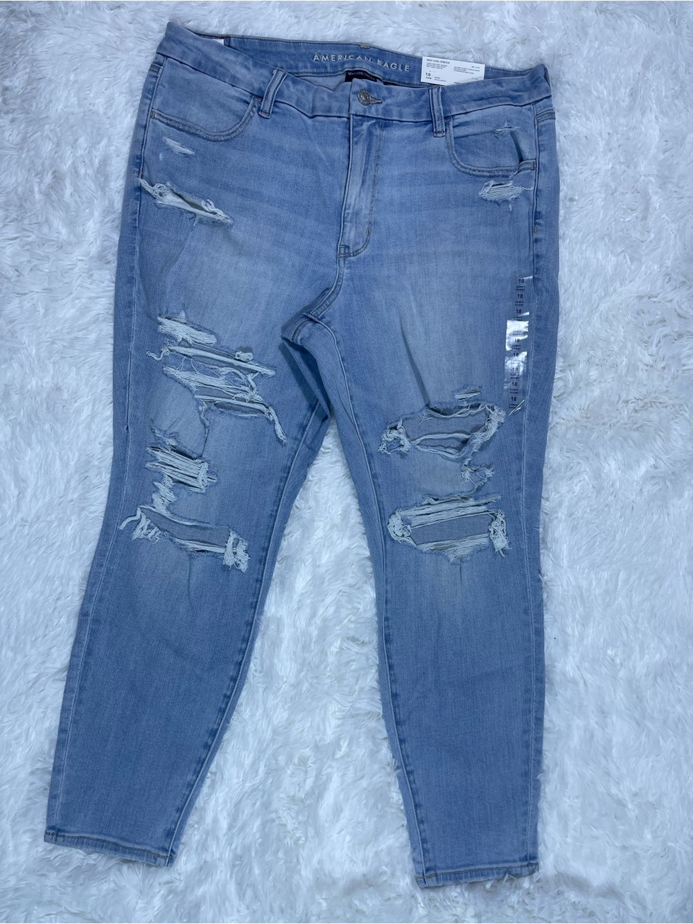 American Eagle Outfitters Women’s Light Blue Distressed Curvy High-Rise Jeggings